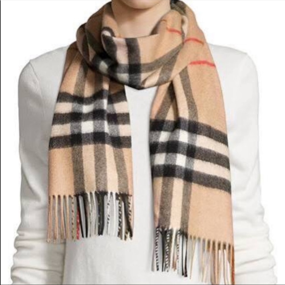 Burberry Giant Check 100% Cashmere Scarf